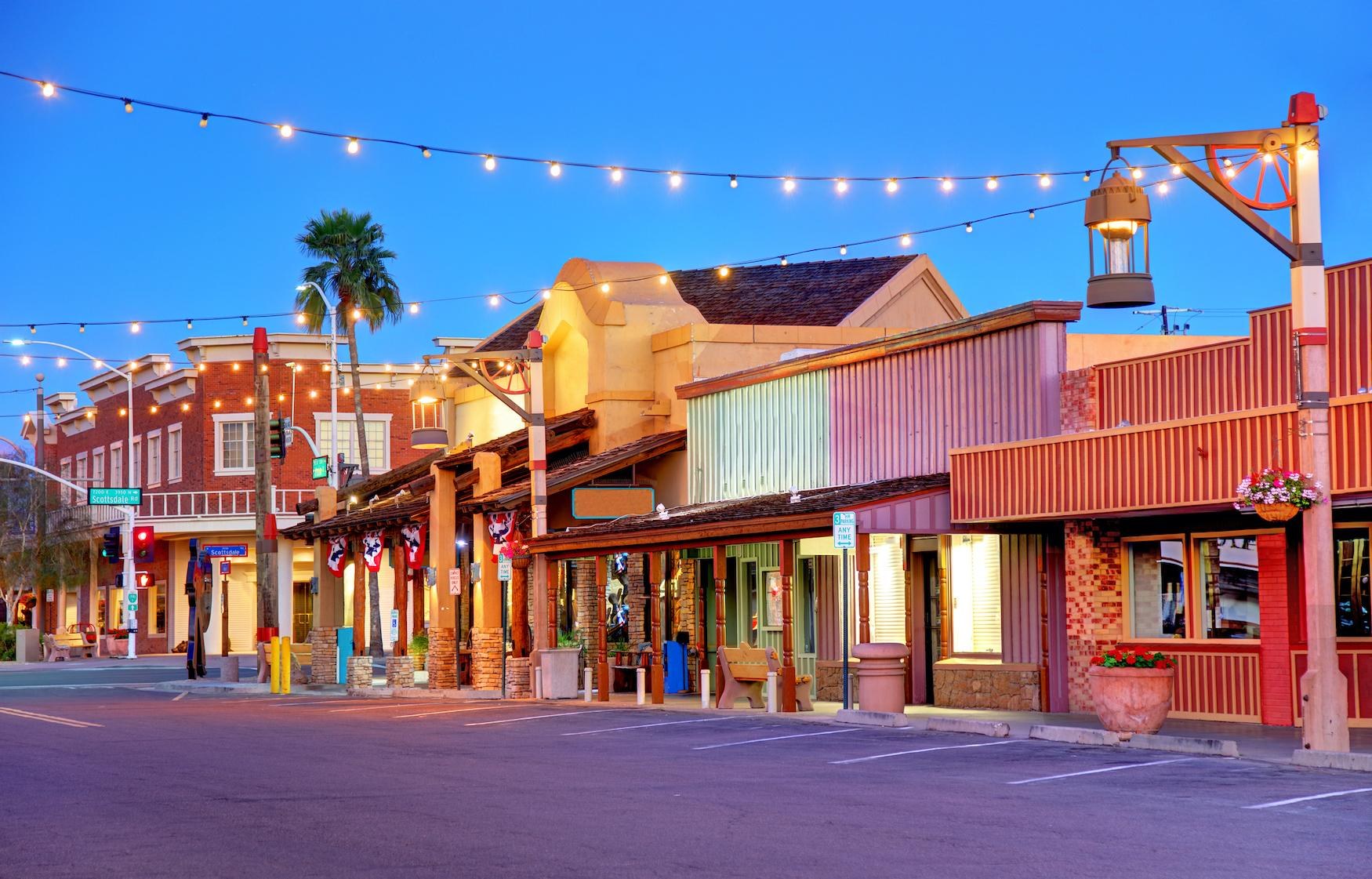 Old Town Scottsdale vs. Arcadia: Which Lifestyle Fits You?