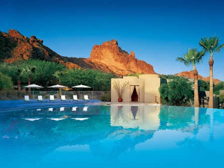 Infinity pool at Sanctuary Camelback Mountain Resort & Spa